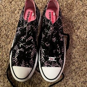 HELLO KITTY CONVERSE